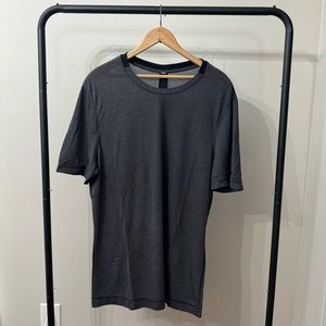 LARGE CHARCOAL LULULEMON ACTIVE SHIRT